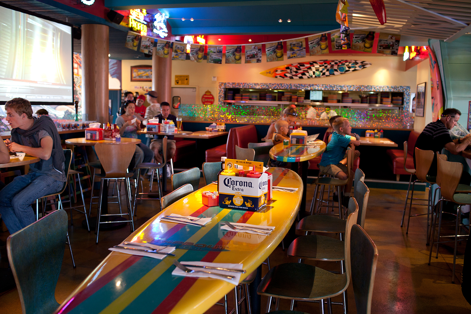 Wipeout Bar & Grill